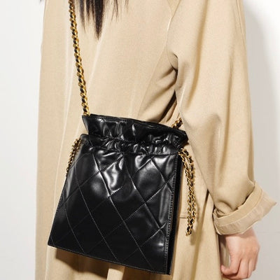 Women’s Genuine Leather Quilted Chain Bucket Bag – Chic Crossbody for Daily Style