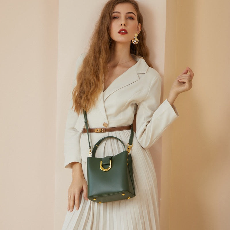Women’s Genuine Leather Bucket Shoulder Bag – Large Capacity Crossbody for Daily Commute